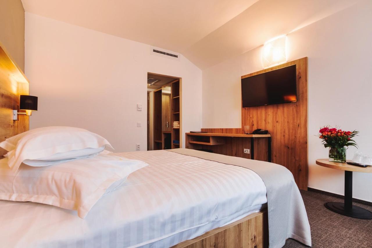 Călimăneşti Hotel Domnitei מראה חיצוני תמונה