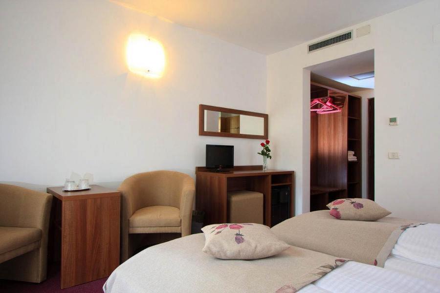 Călimăneşti Hotel Domnitei מראה חיצוני תמונה