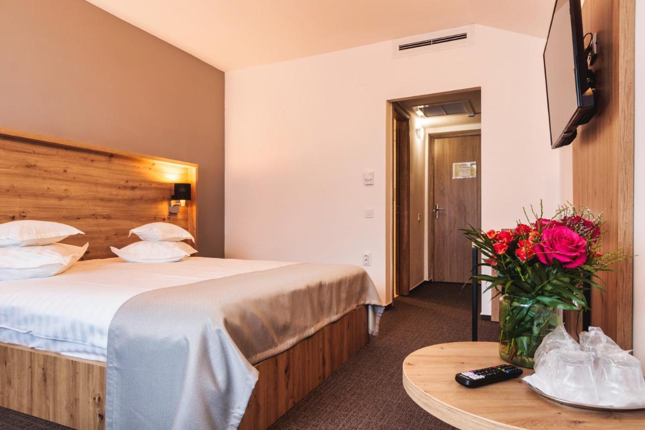 Călimăneşti Hotel Domnitei מראה חיצוני תמונה